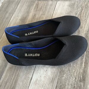Rothy’s Black The Flat (Round). 8W (wide). Barely worn. Bought the wrong size.